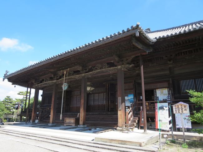 本堂の前を通って・・・