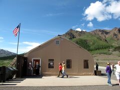 トクラット・ビジターセンター（Toklat Visitor Center）。
昨日も立ち寄りました。