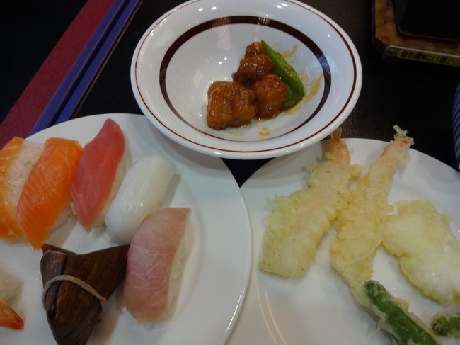 天ぷらとお肉は目の前で作ってくれるので、あたたかいものが食べれました。お肉は、私には固かったです。<br /><br />ジュース類とアルコールは、有料でした。