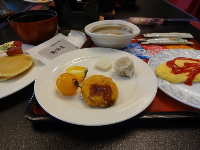 朝食は７時〜９時まで自由にどうぞでした。<br /><br />卵はベーコンエッグかオムレツを目の前で作ってくれました。（屋台）