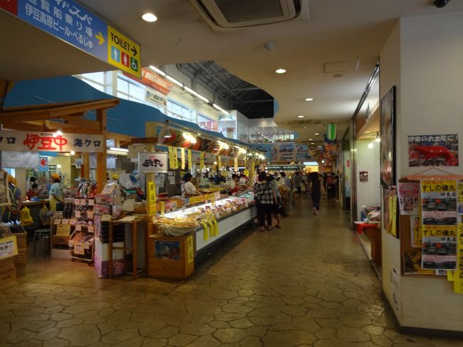 御土産屋さんを回って２階の食堂へ。