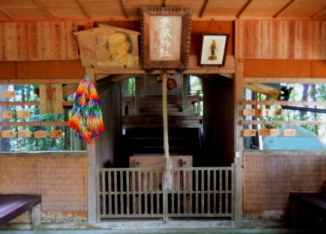 剣豪にあやかって、多くの人がお参りしているようです。<br />