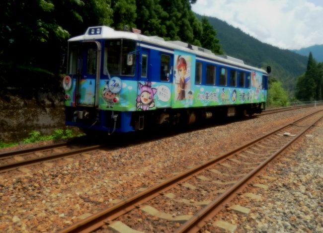 しばらくすると、列車が入ってきました。<br />