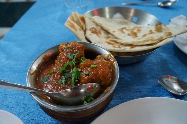 ここで初めて見た・食べたLal Maasというラジャスタン地方のカレー。ラムにシナモンをがっつり効かせた甘めスパイシーな味で、とても気に入りました！<br /><br />ちなみに日本でこれを出しているレストランはないと思われる…。
