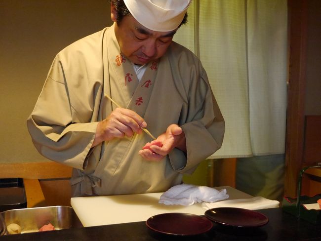 あっという間に出来上がります。<br />手先の細かさと道具の使い方に驚きです。