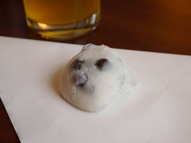 有名な豆餅。<br />とくに豆が美味しい。