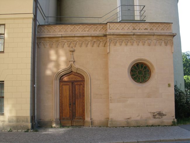 この図書館のことは新聞記事とテレビ番組で知りました。