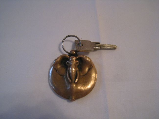 ルームキーにも象。