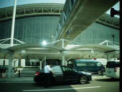 仙台空港。
関空から１時間あまりで到着した。
ここから、東北の旅が始まった。
