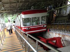 今日も一日のんびりさせて頂きました
ありがとうございました

ケーブルに乗って暑〜〜い下界に戻ります
凄い傾斜でしょ？