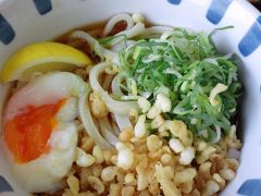 シンプルですが、ぶっかけ饂飩を♪
麺は勿論コシがあってオイシイですが、おダシが旨い！
節系の香りが口の中で広がり、関西系ダシが本当に美味しい。