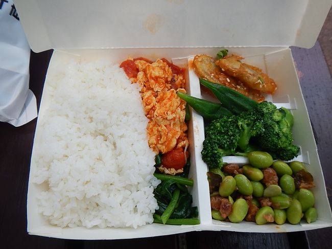 トマトと卵の炒め物は中華圏の鉄板ですね。スープもこの組み合わせは最高。昨夜のいんげんとモツしかり、このトマトと卵なり、組み合わせの妙というか…奥深いですね。今回、写真にはありませんが、最終日には二二八記念館も行けてよかったです。総統府は今は予約制との事。今回も行けませんでした。もっと事前準備してまた再訪したいです！