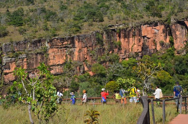 赤茶けた壁だ拡がります。壮観でした。