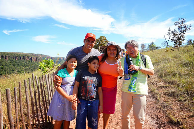 コロンビアサポーター御家族の方々とのワンショット。とても明るく、素朴な、人懐っこい方々でした。すっかり仲良くなりました。ちなみに、ここに行ったのは、コロンビア戦の前日です。