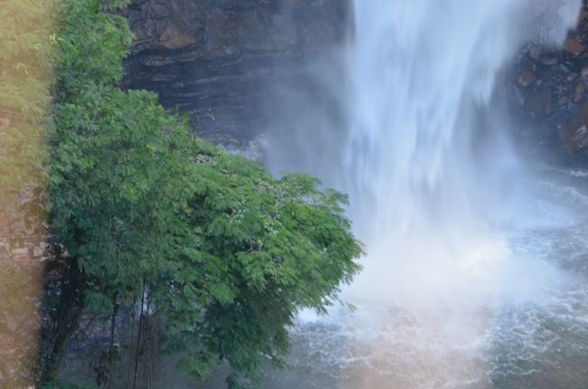 豪快な水しぶきです。