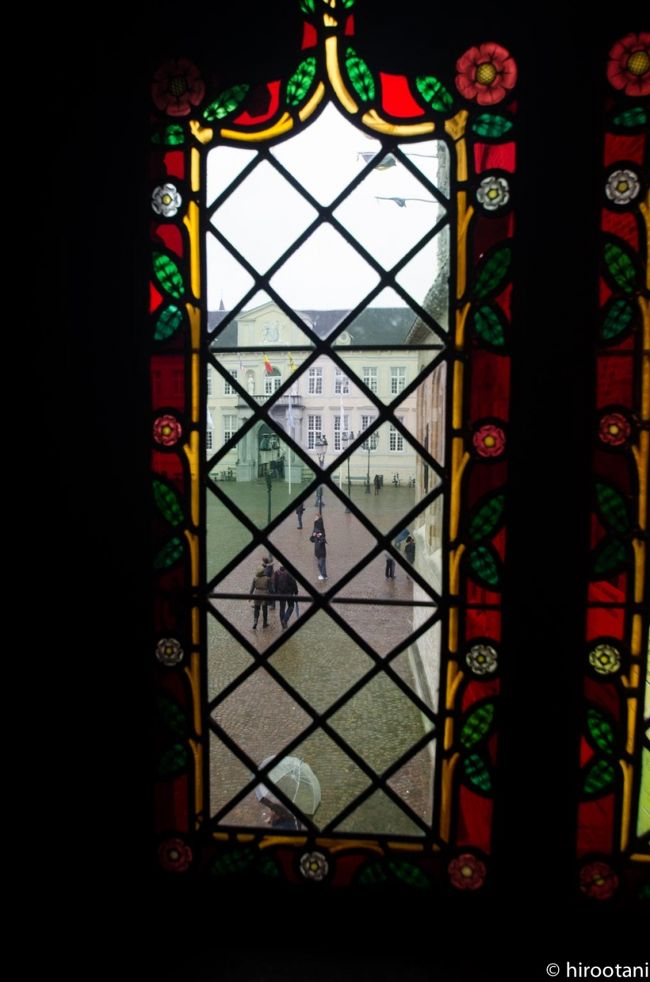 聖血礼拝堂の窓から
