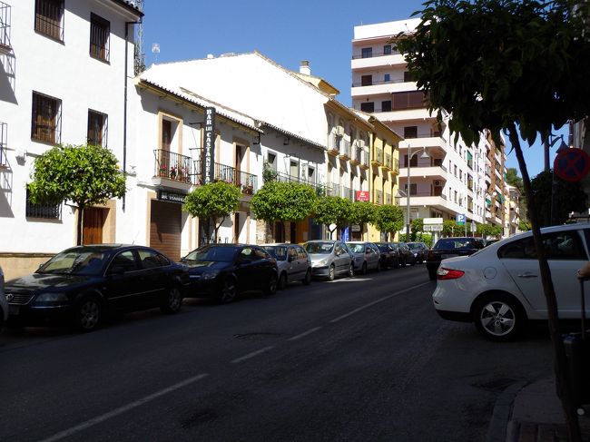 ロンダの町に入っていきます