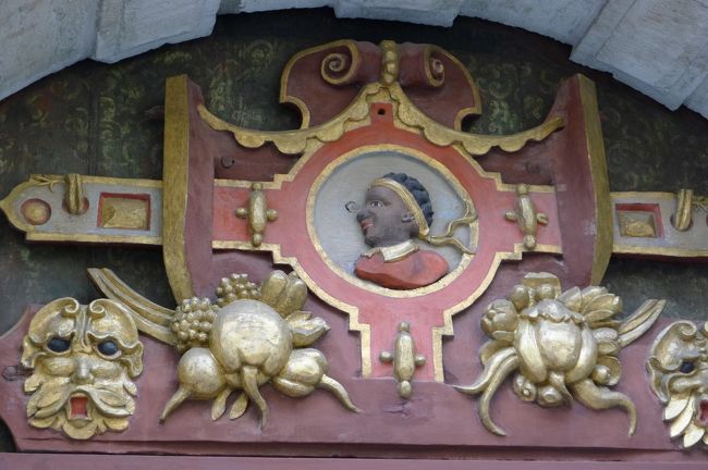 ブラックヘッド会館は、友愛会の会館とのこと。