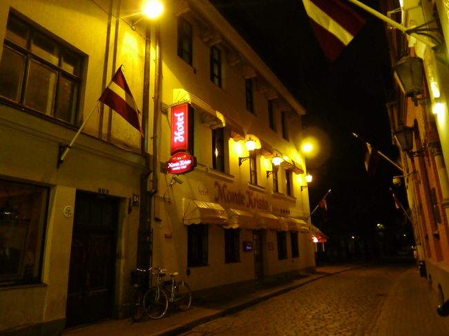 ホテルはターミナルのすぐ近くにとっていたんだけど、立ち止まって地図をじっくり確認する雰囲気でもなかったので、頭のなかで、だいたいの方向を思い浮かべて猛ダッシュ。<br /><br />ちょっとばかり迷ったものの、無事に到着した。<br />よかった、よかった。<br /><br />続く…。