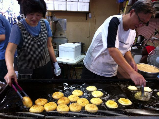 続いて仁寺洞キルにもどりました。やはり、ホットクは外せません。