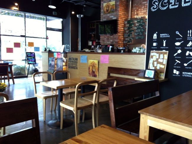 ホテル近くの茶店で休憩。