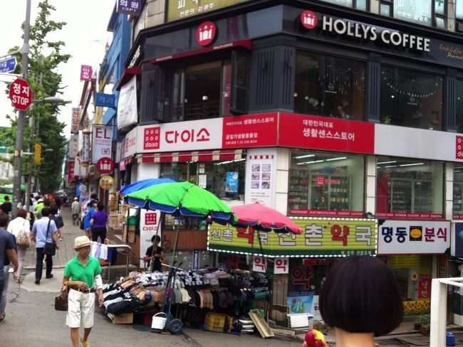 途中、ダイソーがあるのでそれを過ぎると、新韓(シンハン)銀行に到着。