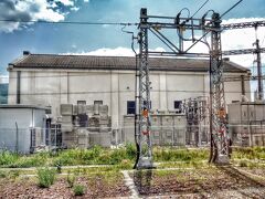 伊那松島運輸区内にある変電所の建物も良い感じでした

