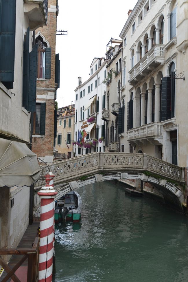 いたるところに橋が架かっています。