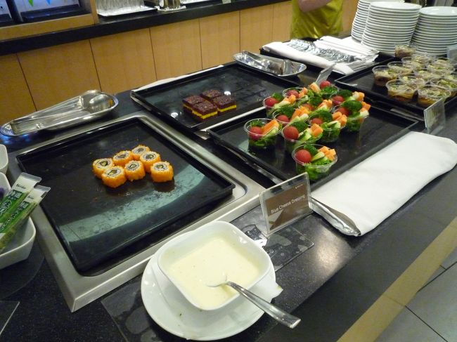 補充もちょくちょくしていました。野菜スティック人気ない様子w