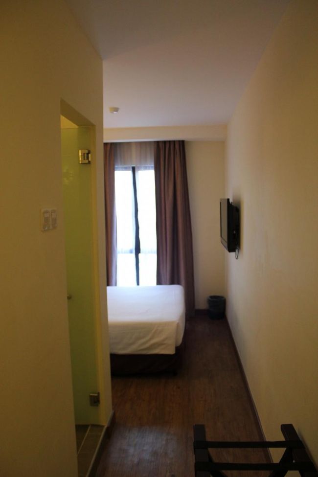 結果オーライ、無事ホテルにチェックインです。<br /><br />Hotel Sentral Kuala Lumpur<br />￥3,139 / 泊
