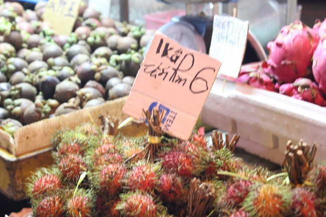 むむ、安い。<br />ということでランブータンをお買い上げ。<br />6RM／KGだけど、すごい量で1人じゃ大変だ。<br />フルーツも気軽に持ち帰れる様になれば嬉しいんだけどな。<br />ホテルで洗うときに見慣れない気持ち悪い虫がついてて泣きそうになりました。<br />そりゃ気軽に日本に持ち込んだらだめだね、、、