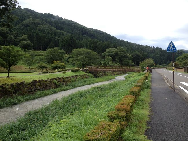 一乗谷朝倉氏遺跡に到着です。<br /><br />これまで耳にした事がなかった場所ですが、広大過ぎるほどです。