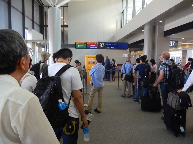 午前9時半より搭乗開始