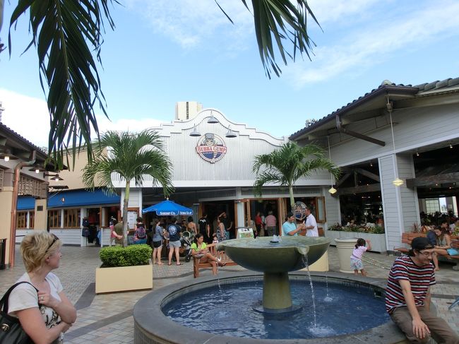 　17時過ぎ、中途半端な時間ですが、４階にある<br />ババ・ガンプまで。