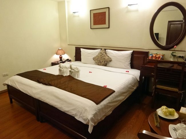 部屋はさほど広くはありませんが、清潔感もあり良い感じ。<br />一泊４５＄のお部屋です。