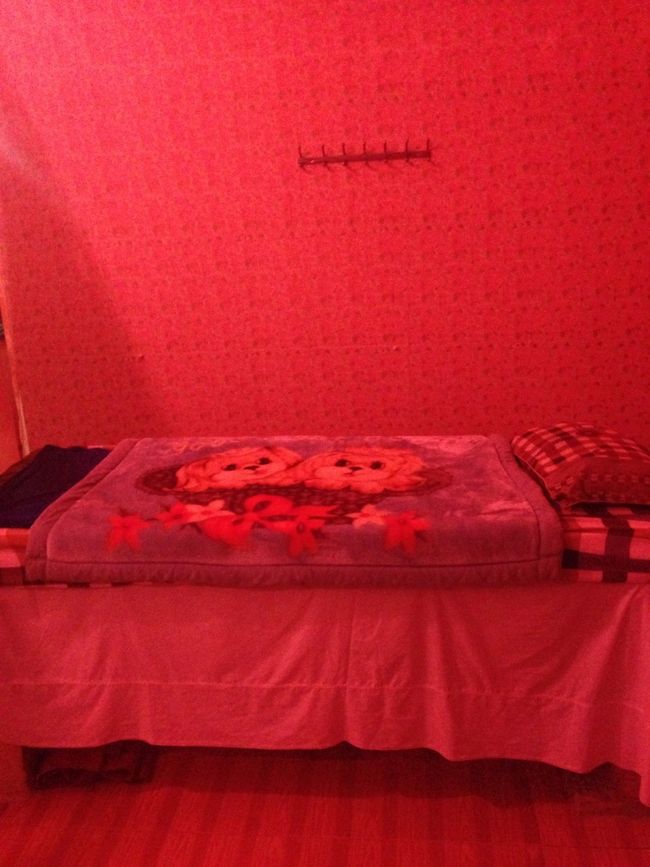 夜のサパはヒマで、買い物とマッサージへ  1時間7.5ドルでオイルマッサージ<br />安いんだけど怪しい部屋に通され不安に‥まあまあでした