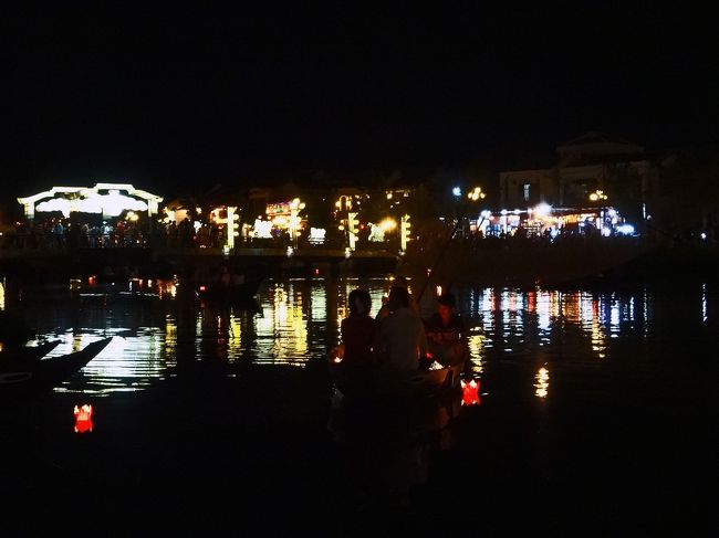 船にも乗れるみたいですが、今回は徒歩散策。