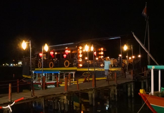 水上レストラン。