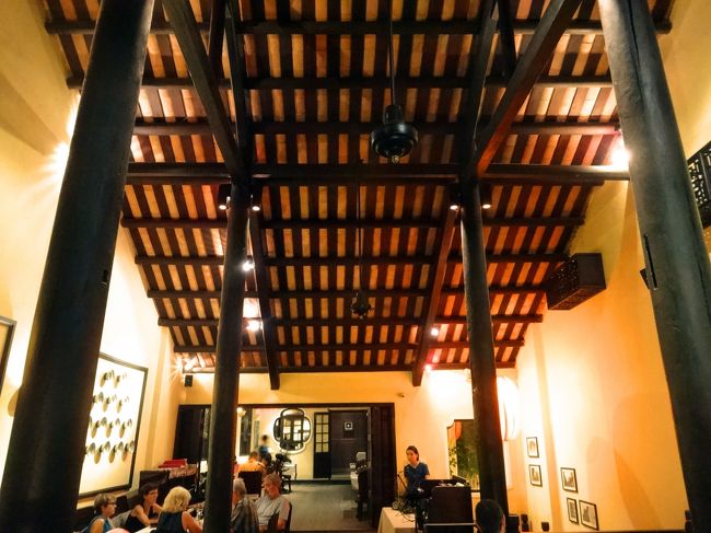 天井も良い感じ。<br />まさに、ホイヤンの町家。