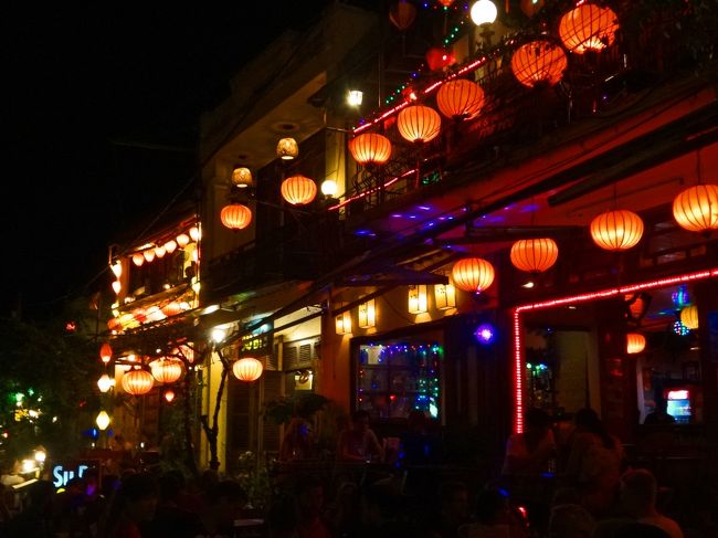 橋を渡り南側へ。<br />良い雰囲気。