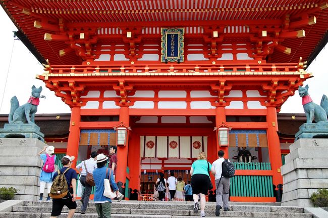 【京都府(伏見)】 外国人も大絶賛! 魅惑的な赤い世界「伏見稲荷大社」