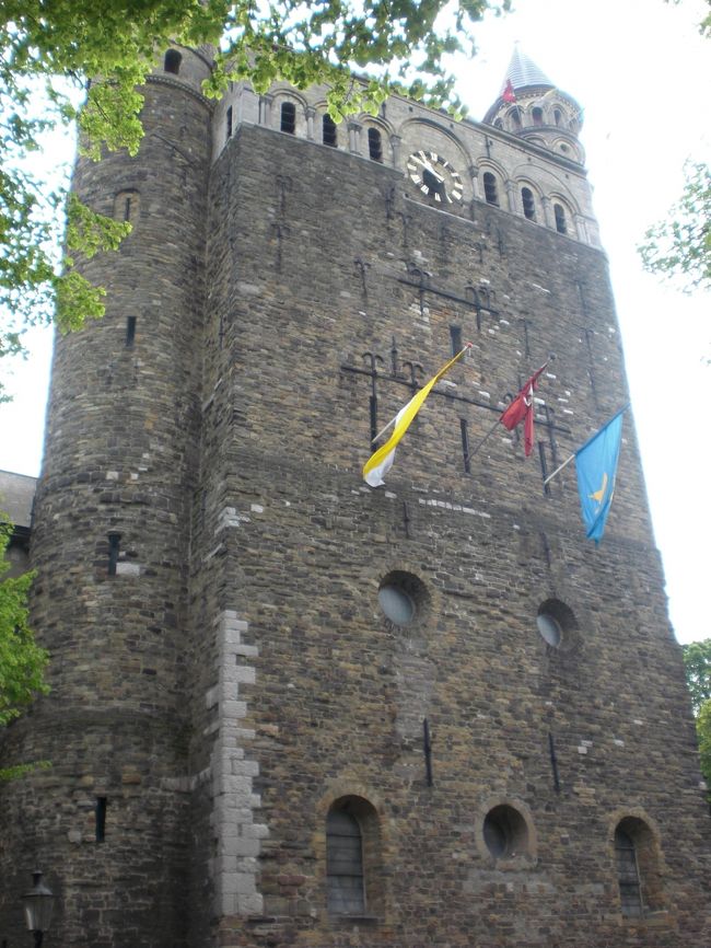 地獄の門。<br /><br />この頃には空腹がピークに達してます（汗）<br /><br />途中、マルクト広場で新鮮なシーフードの屋台があったのですが、おなかの調子がイマイチだったため急にトイレに行きたくなったら困るので泣く泣く我慢しました。