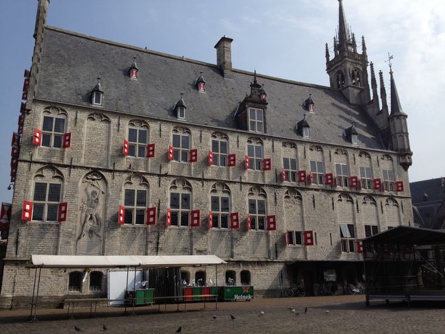 市庁舎。<br /><br />おみやげにゴーダチーズを買い、B＆Bに帰り早めに就寝しました。