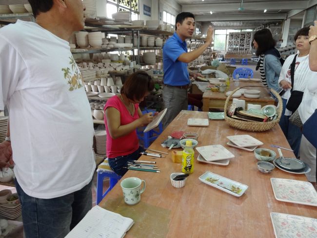 陶器の村「バッチャン」です。<br />カワイイデザインと絵付けで、買い物スイッチ入りました。