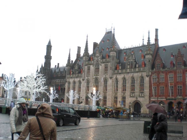 まずは、昨晩ホテルで書いた年賀状を送ります。<br />日本には１月６日頃、届いたようです。