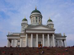 ２度目ましての、ヘルシンキ大聖堂。
前回は春先で雪化粧だったので、また違った雰囲気。