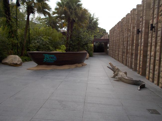 翌日はriver safariへ行きました。本当は予定でリトルインディア、アラブストリートなど行く予定でしたが前日タクシーでムスタファセンターに行く途中だいたいみたのと以前ドバイにいっており急遽変更しました。