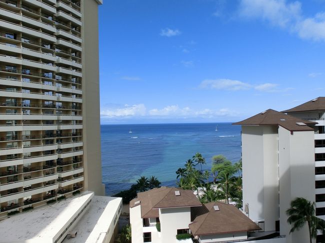 　最終日ですが、８時３０分まで寝てしまいました。<br /><br />　相変わらず、シェラトンワイキキに出入りする車の音は<br />未明からうるさいですが･･･。