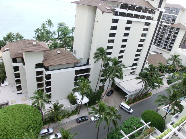 　アラモアナセンターでＵＧＧのブーツを買ったり、シャツを<br />買ったりで荷物が多くなってしまい、ホテルへ戻ってきました。<br /><br />　ワイキキパークホテルの立地最高ですね。荷物を置きに戻る<br />のが全然面倒に感じません。