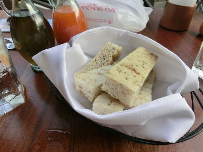 　塩気のあるパンが食欲をそそります。